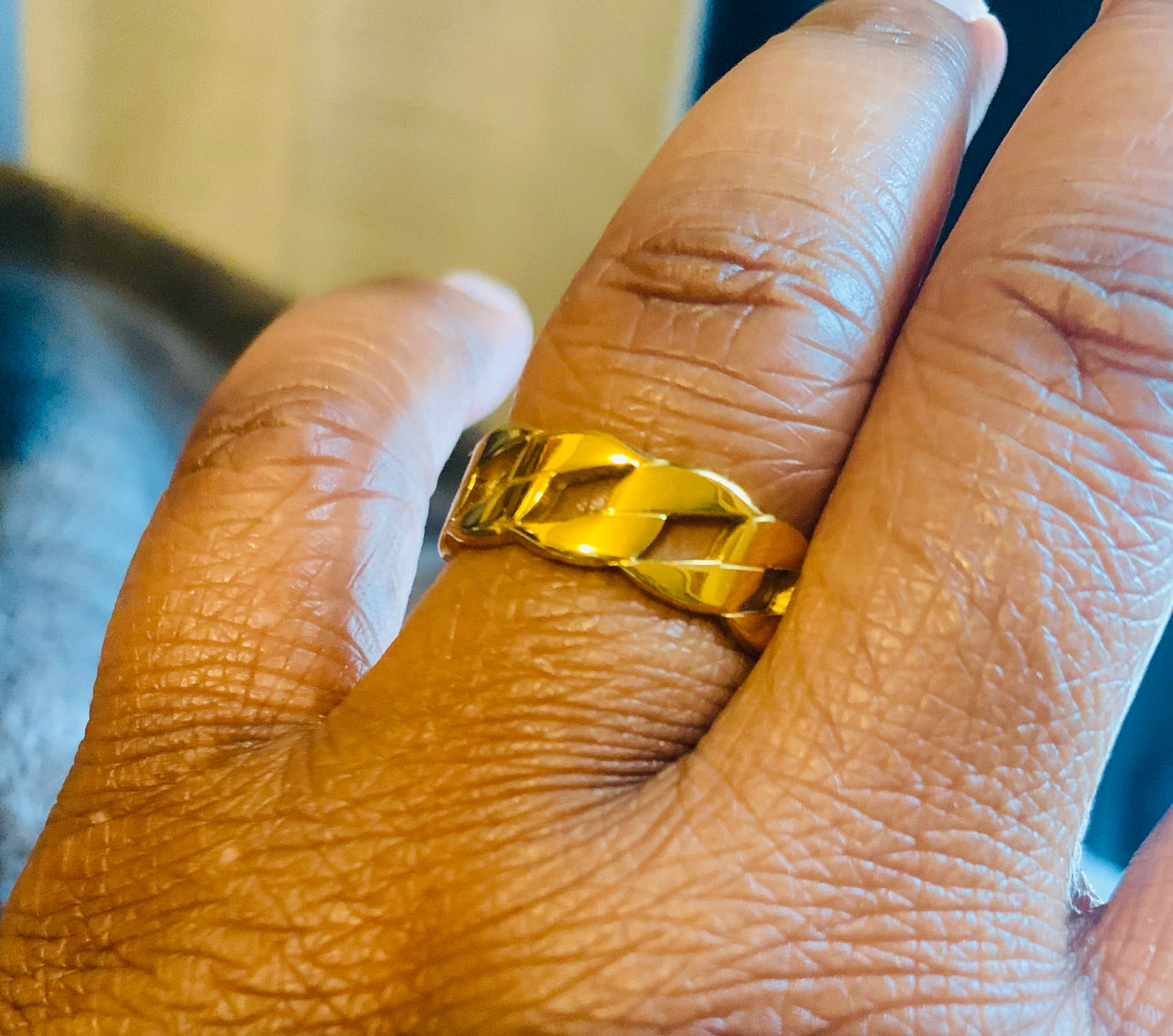 Cuban ring